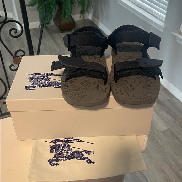 Burberry Navy and Black Strap Sandals - Picture 5 of 8